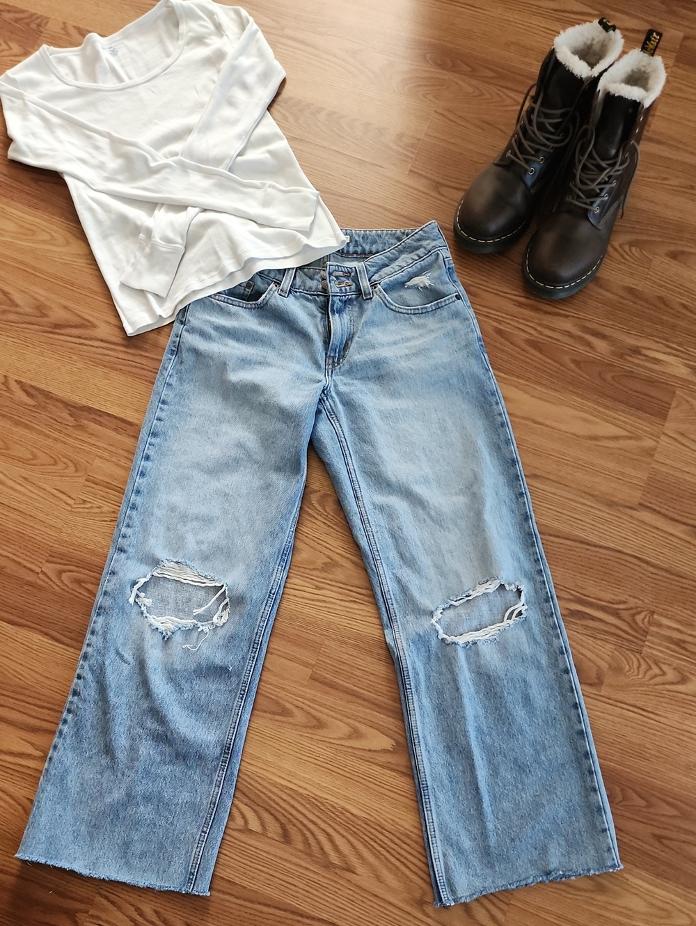 Levi's Light Blue Distressed Women's Straight-Leg Jeans